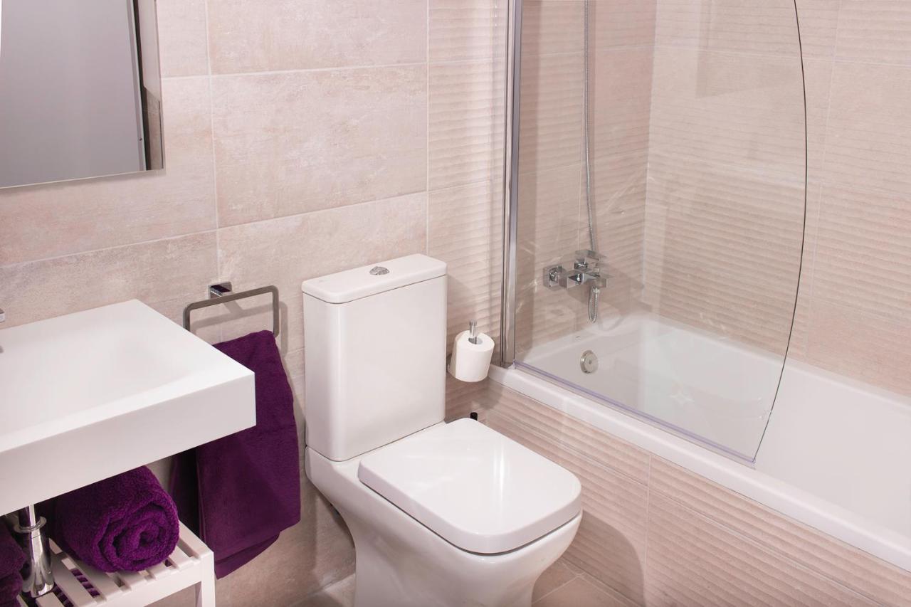 Apto. Maese Montanes. Centrico Con Piscina Privada Sevilla Buitenkant foto